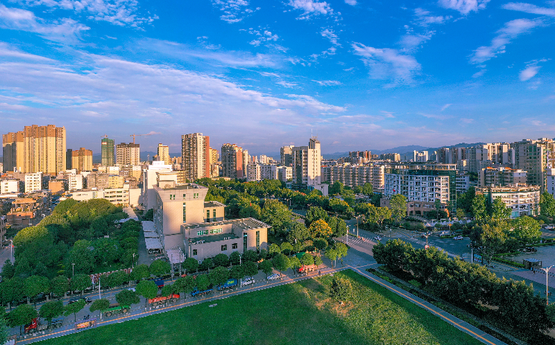 生態(tài)始興,城在林中(鄧斌).jpg