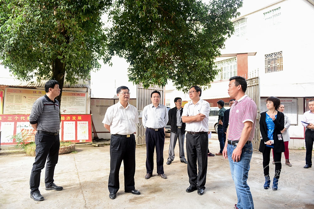 黃令遙到太平馬市調(diào)研基層黨建和精準扶貧工作